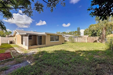 House in Port Richey, Florida 3 bedrooms, 118.36 sq.m. № 1856609 - photo 29