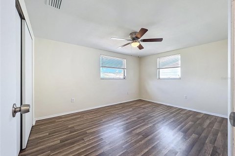 House in Port Richey, Florida 3 bedrooms, 118.36 sq.m. № 1856609 - photo 18