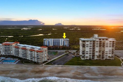 Condominio en alquiler en New Smyrna Beach, Florida, 2 dormitorios, 128.58 m2 № 1296245 - foto 1