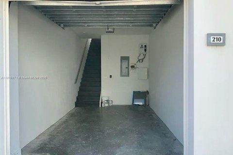 Copropriété à vendre à Doral, Floride: 3 chambres, 156.91 m2 № 1970590 - photo 16