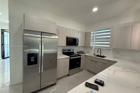 Casa en venta en Punta Gorda, Florida, 3 dormitorios, 126.35 m2 № 1942918 - foto 13