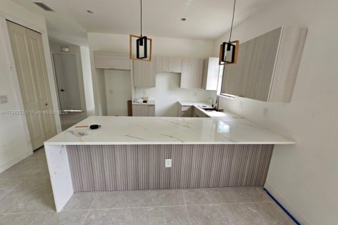 Casa en venta en Punta Gorda, Florida, 3 dormitorios, 126.35 m2 № 1942918 - foto 6