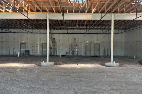 Commercial property in Tampa, Florida № 2116957 - photo 4