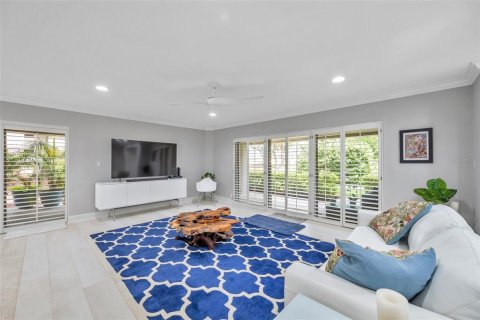 Condo in Palm Harbor, Florida, 2 bedrooms № 2147594 - photo 21