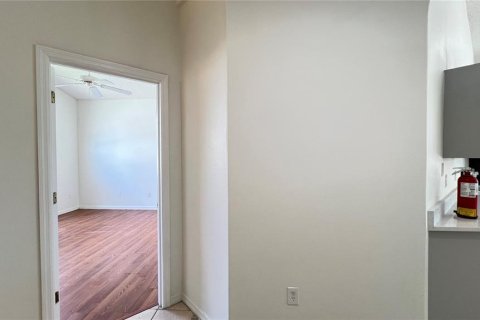 Villa ou maison à louer à Clermont, Floride: 4 chambres, 182.92 m2 № 2157110 - photo 8