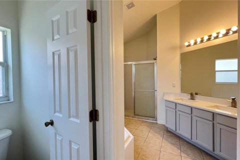 Villa ou maison à louer à Clermont, Floride: 4 chambres, 182.92 m2 № 2157110 - photo 10