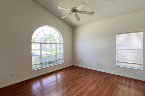 Villa ou maison à louer à Clermont, Floride: 4 chambres, 182.92 m2 № 2157110 - photo 6
