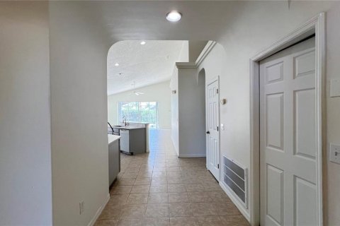 Villa ou maison à louer à Clermont, Floride: 4 chambres, 182.92 m2 № 2157110 - photo 7