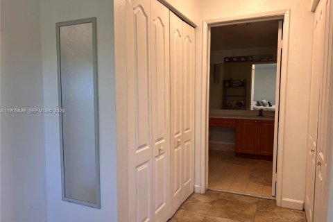 Condominio en alquiler en Doral, Florida, 2 dormitorios, 102.66 m2 № 2053180 - foto 12