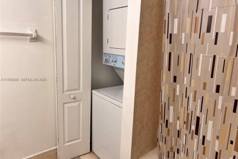 Condominio en alquiler en Doral, Florida, 2 dormitorios, 102.66 m2 № 2053180 - foto 15