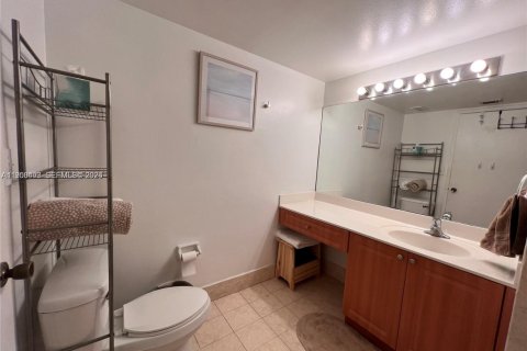 Condominio en alquiler en Doral, Florida, 2 dormitorios, 102.66 m2 № 2053180 - foto 13