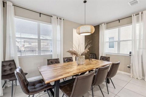 Villa ou maison à vendre à Kissimmee, Floride: 6 chambres, 277.5 m2 № 2106597 - photo 6