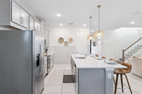 Villa ou maison à vendre à Kissimmee, Floride: 6 chambres, 277.5 m2 № 2106597 - photo 9