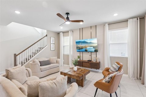 Villa ou maison à vendre à Kissimmee, Floride: 6 chambres, 277.5 m2 № 2106597 - photo 5