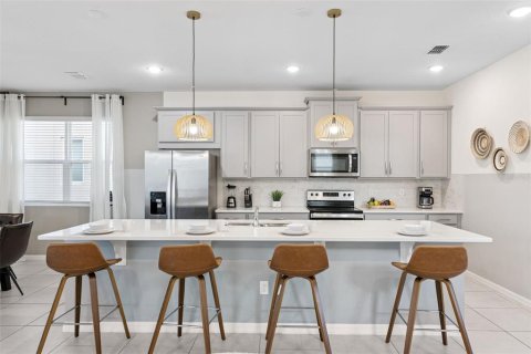 Villa ou maison à vendre à Kissimmee, Floride: 6 chambres, 277.5 m2 № 2106597 - photo 7