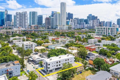 Adosado en venta en Miami, Florida, 3 dormitorios, 144.18 m2 № 1967552 - foto 3