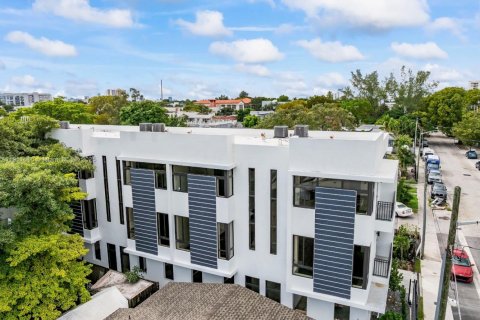 Adosado en venta en Miami, Florida, 3 dormitorios, 144.18 m2 № 1967552 - foto 2
