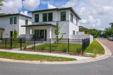 Casa en Saint Petersburg, Florida 3 dormitorios, 150.13 m2 № 2106880