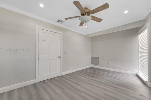 Casa en alquiler en Hollywood, Florida, 4 dormitorios, 261.43 m2 № 2030730 - foto 30