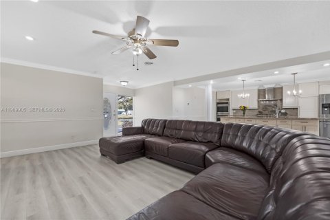 Casa en alquiler en Hollywood, Florida, 4 dormitorios, 261.43 m2 № 2030730 - foto 19