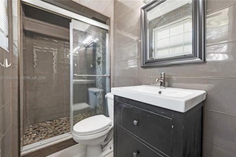 Casa en alquiler en Hollywood, Florida, 4 dormitorios, 261.43 m2 № 2030730 - foto 9