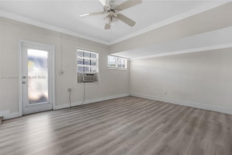 Casa en alquiler en Hollywood, Florida, 4 dormitorios, 261.43 m2 № 2030730 - foto 24