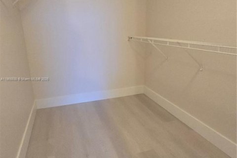 Купить кондоминиум в Корал-Спрингс, Флорида 2 спальни, 91.42м2, № 2013645 - фото 15