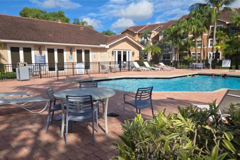 Купить кондоминиум в Корал-Спрингс, Флорида 2 спальни, 91.42м2, № 2013645 - фото 3