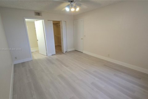 Купить кондоминиум в Корал-Спрингс, Флорида 2 спальни, 91.42м2, № 2013645 - фото 14