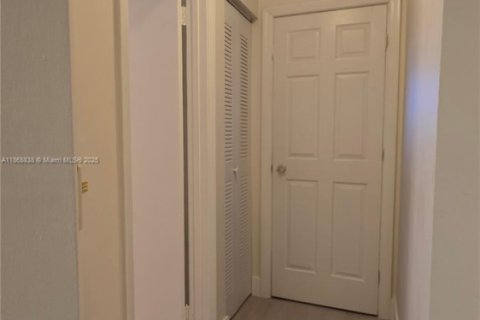 Купить кондоминиум в Корал-Спрингс, Флорида 2 спальни, 91.42м2, № 2013645 - фото 18