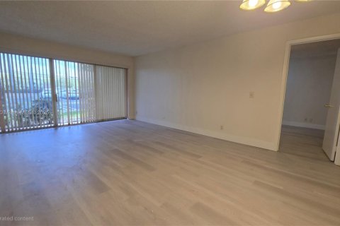 Купить кондоминиум в Корал-Спрингс, Флорида 2 спальни, 91.42м2, № 2013645 - фото 8