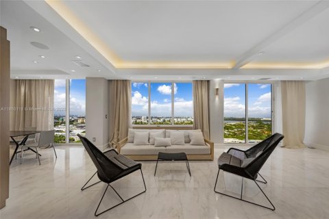 Condo in Bal Harbour, Florida, 2 bedrooms  № 1857111 - photo 7