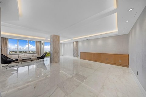 Condo in Bal Harbour, Florida, 2 bedrooms  № 1857111 - photo 3
