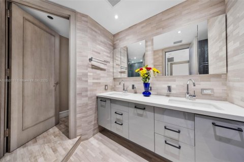Condo in Bal Harbour, Florida, 2 bedrooms  № 1857111 - photo 26