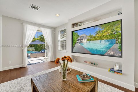 Casa en venta en Hollywood, Florida, 4 dormitorios, 250.84 m2 № 1972823 - foto 22