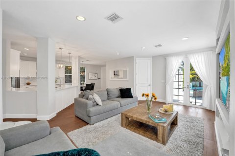 Casa en venta en Hollywood, Florida, 4 dormitorios, 250.84 m2 № 1972823 - foto 21