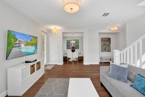Casa en venta en Hollywood, Florida, 4 dormitorios, 250.84 m2 № 1972823 - foto 10