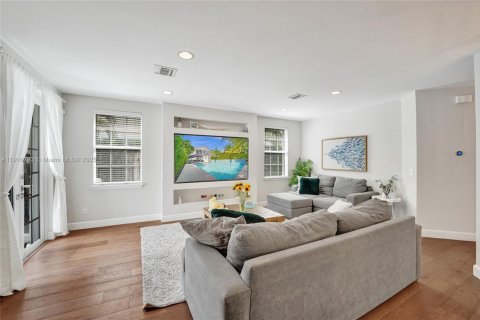 Casa en venta en Hollywood, Florida, 4 dormitorios, 250.84 m2 № 1972823 - foto 18