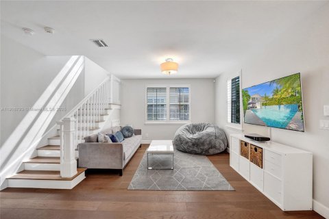 Casa en venta en Hollywood, Florida, 4 dormitorios, 250.84 m2 № 1972823 - foto 8