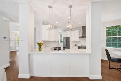 Casa en venta en Hollywood, Florida, 4 dormitorios, 250.84 m2 № 1972823 - foto 27