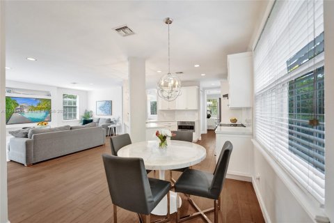 Casa en venta en Hollywood, Florida, 4 dormitorios, 250.84 m2 № 1972823 - foto 28