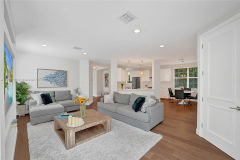 Casa en venta en Hollywood, Florida, 4 dormitorios, 250.84 m2 № 1972823 - foto 19