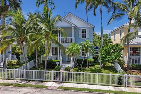 Casa en venta en Hollywood, Florida, 4 dormitorios, 250.84 m2 № 1972823 - foto 1