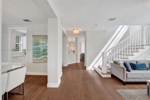 Casa en venta en Hollywood, Florida, 4 dormitorios, 250.84 m2 № 1972823 - foto 11