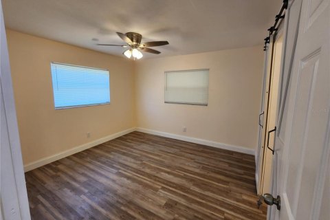 Villa ou maison à vendre à Pinellas Park, Floride: 2 chambres, 123.37 m2 № 1907380 - photo 13