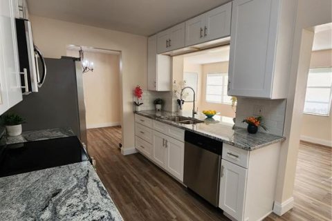 Villa ou maison à vendre à Pinellas Park, Floride: 2 chambres, 123.37 m2 № 1907380 - photo 12