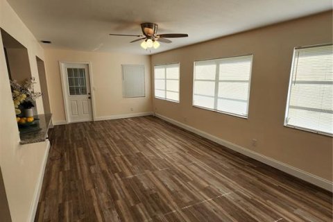 Villa ou maison à vendre à Pinellas Park, Floride: 2 chambres, 123.37 m2 № 1907380 - photo 15