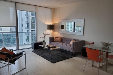 Condo in Miami, Florida, 1 bedroom  № 1823719 - photo 4