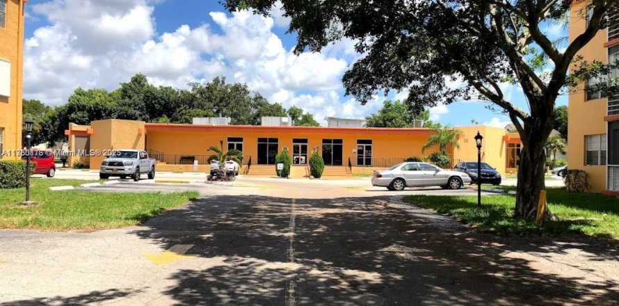 Condo in Deerfield Beach, Florida, 2 bedrooms № 1729388