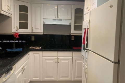 Copropriété à vendre à Deerfield Beach, Floride: 2 chambres, 88.26 m2 № 1729388 - photo 4